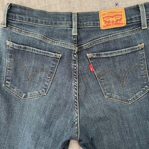 Levi’s stretch denim, classic straight